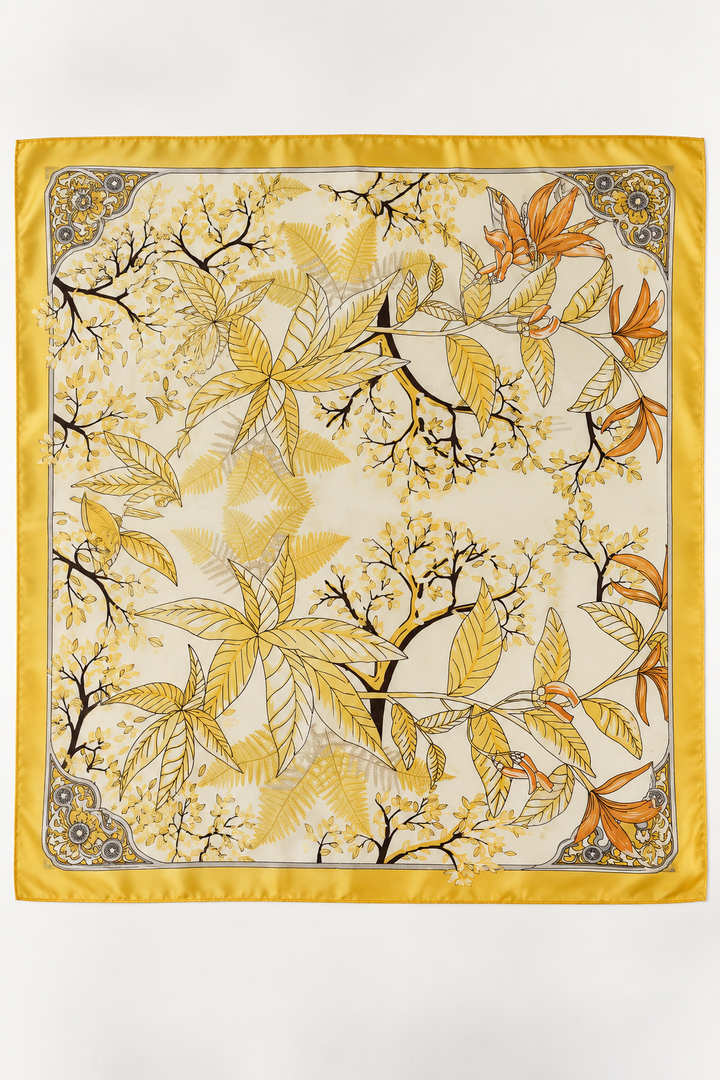 LENÇO BRANCO E AMARELO COM PADRÃO FLORAL PONTO CHIC