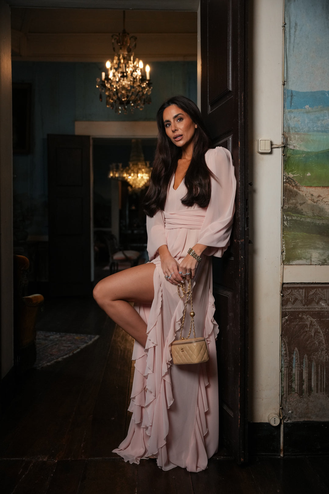 VESTIDO COMPRIDO ROSA COM FOLHOS E MANGA ABALONADA SAHOCO