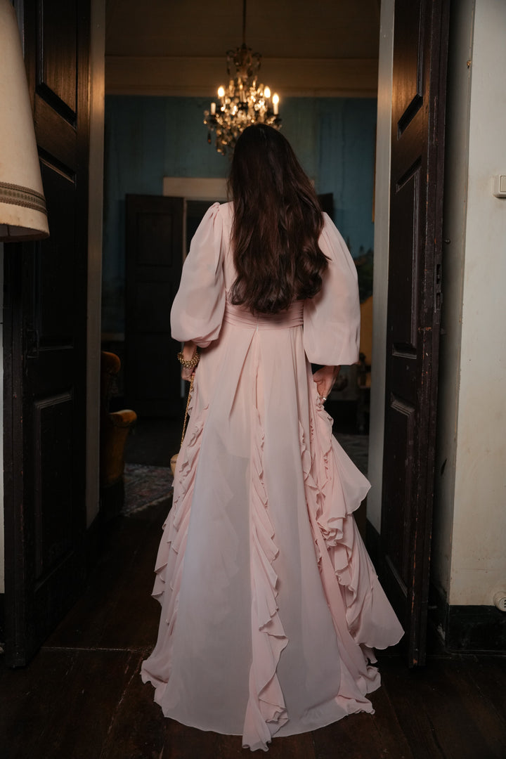 VESTIDO COMPRIDO ROSA COM FOLHOS E MANGA ABALONADA SAHOCO
