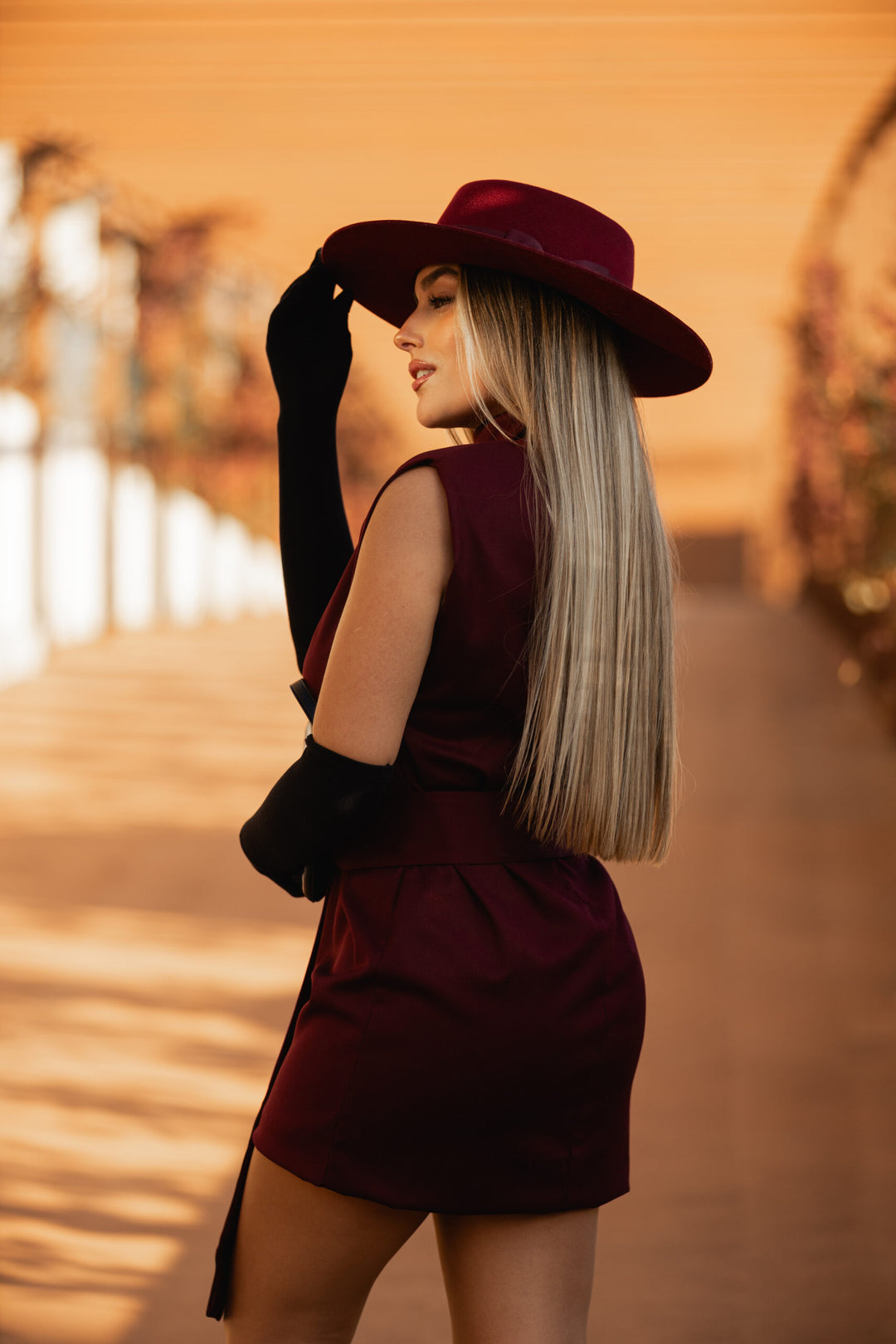 VESTIDO BORDEAUX COM CINTO PONTO CHIC PREMIUM