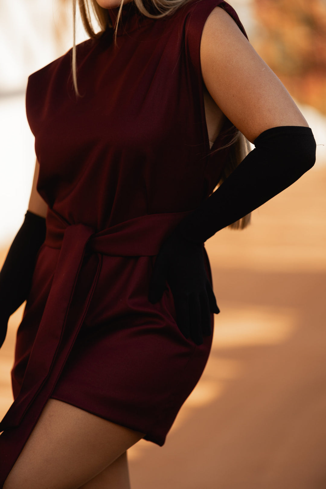 VESTIDO BORDEAUX COM CINTO PONTO CHIC PREMIUM