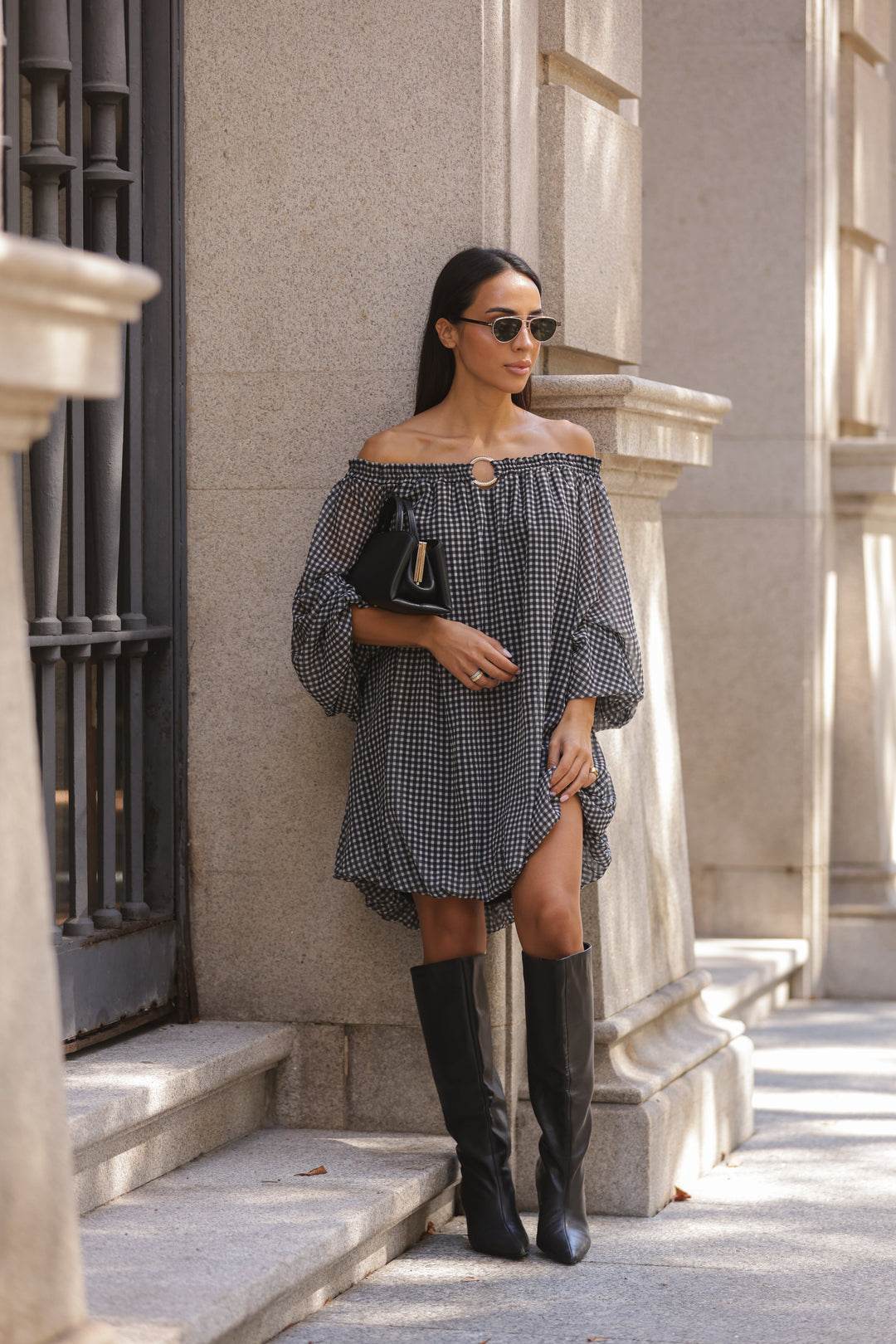 VESTIDO PRETO XADREZ COM DECOTE CAI-CAI SAHOCO