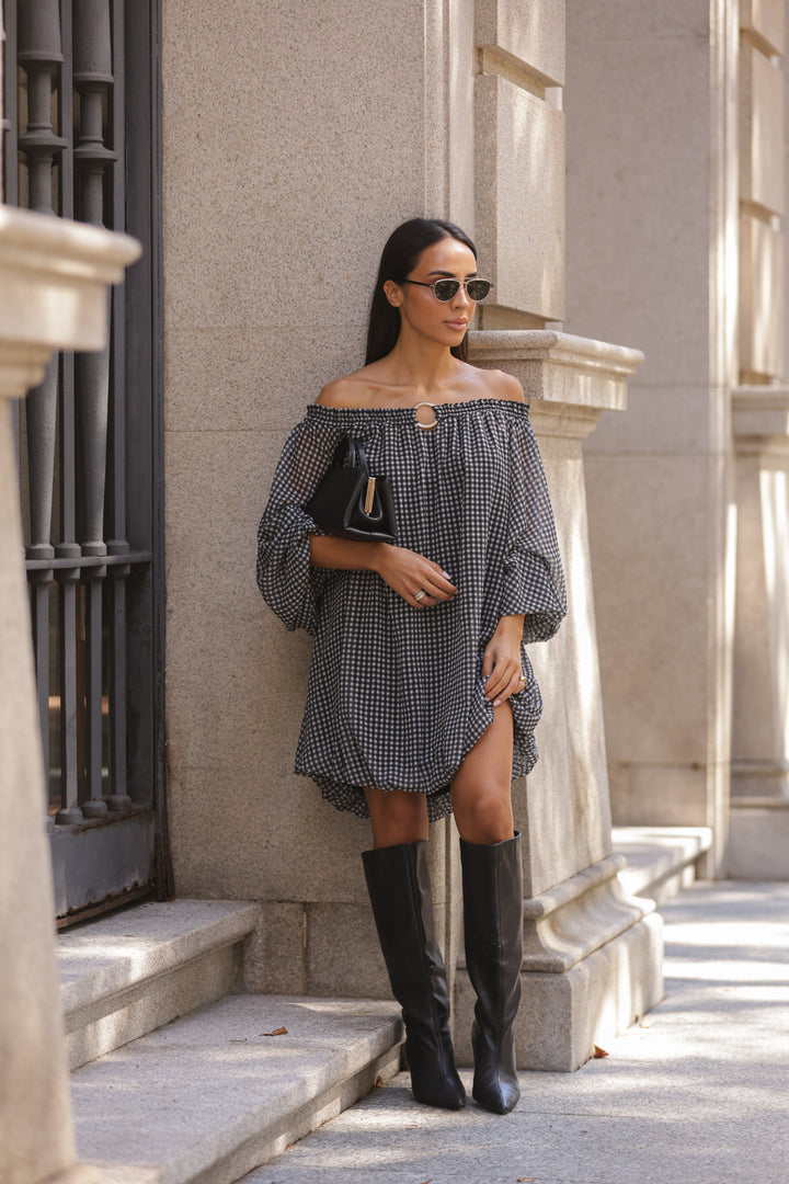 VESTIDO PRETO XADREZ COM DECOTE CAI-CAI SAHOCO