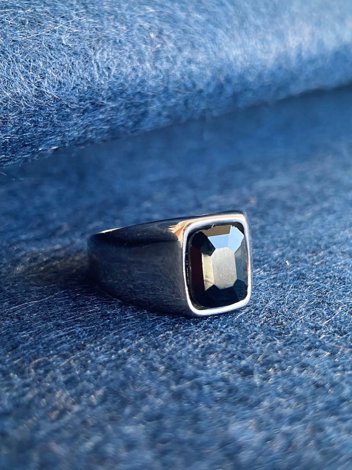 ANEL SQUARE BLACK PONTO CHIC