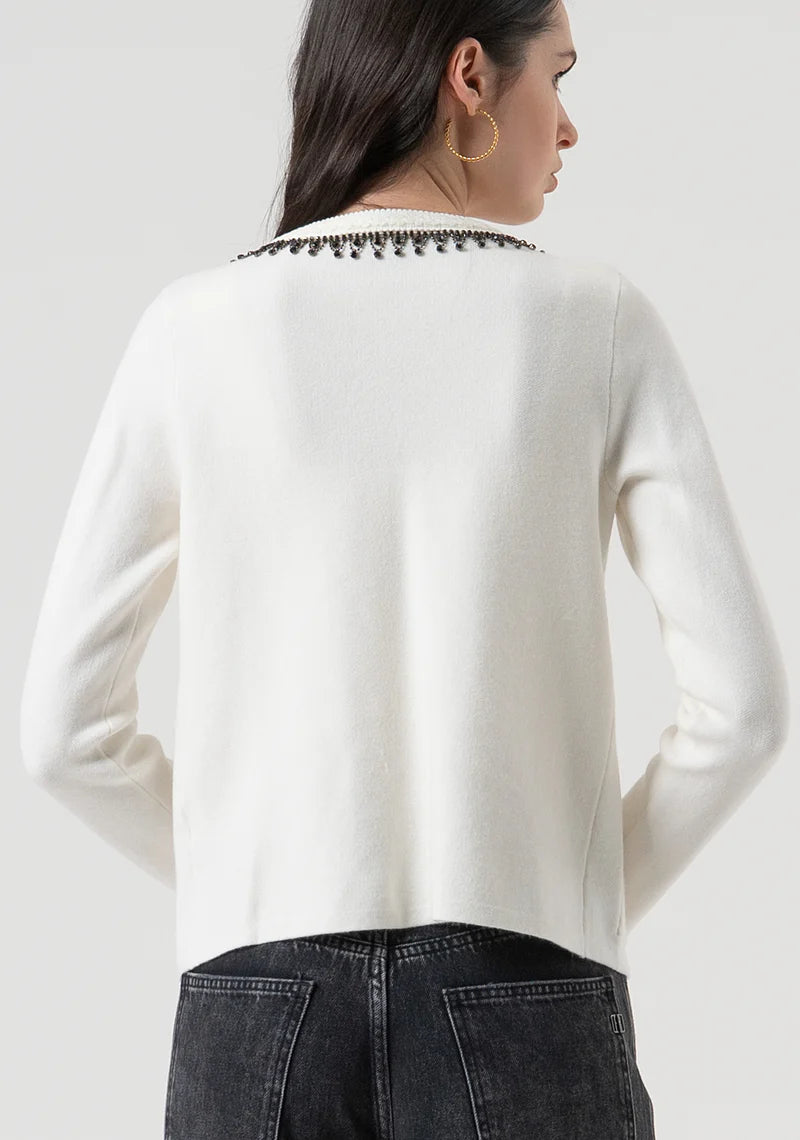 CARDIGAN BRANCO COM APLICAÇÃO DE MIÇANGAS FRACOMINA