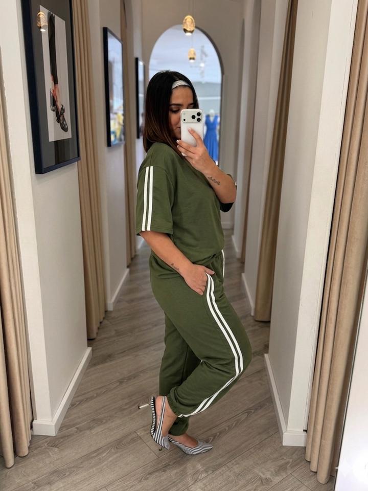 CONJUNTO KAKI COM SWEAT E CALÇA COM FAIXA LATERAL PONTO CHIC
