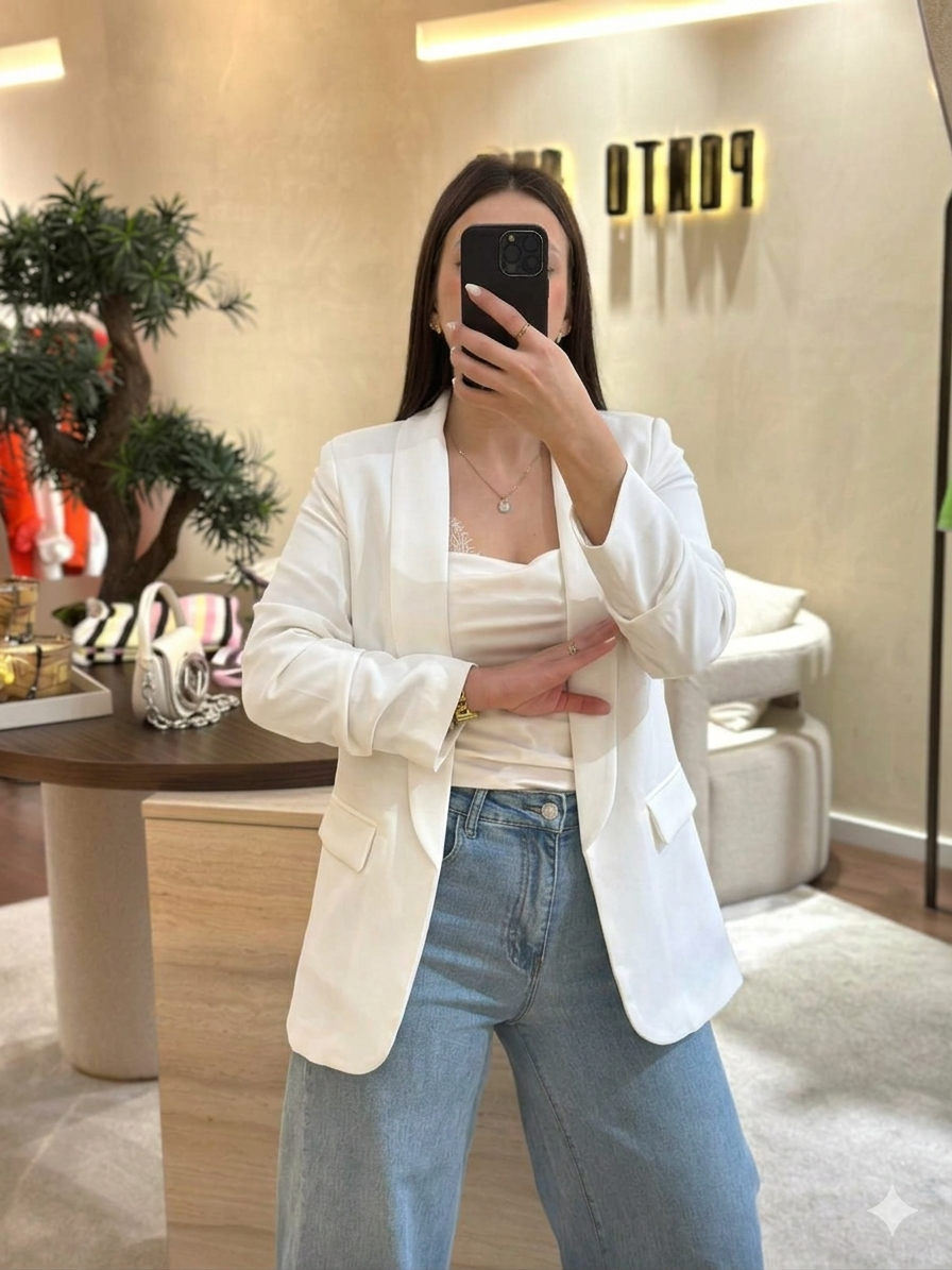 BLAZER BRANCO COM FRANZIDO NA MANGA PONTO CHIC