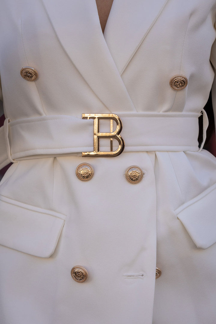 BLAZER COM BOTÕES DOURADOS E CINTO PONTO CHIC