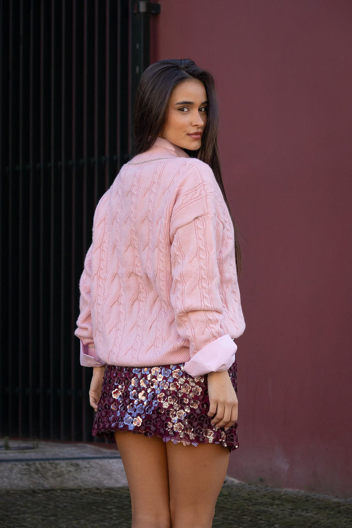 SAIA BORDO COM APLICAÇÃO DE LANTEJOULAS FLORAIS PONTO CHIC