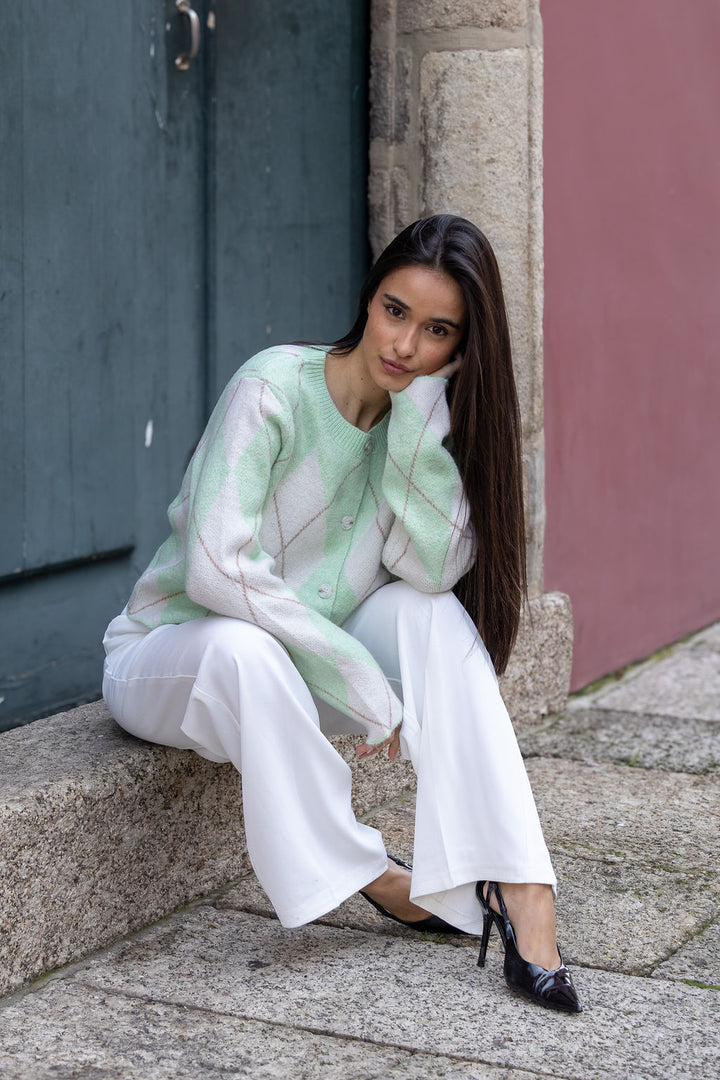 CASACO DE MALHA VERDE COM PADRÃO DE LOSANGOS PONTO CHIC