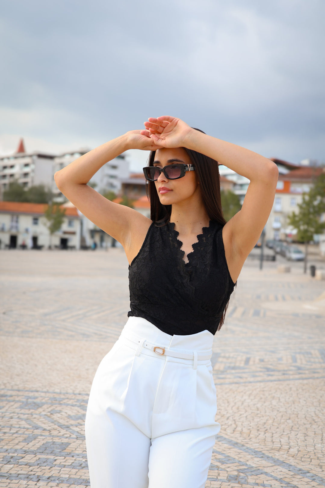 BODY PRETO RENDADO PONTO CHIC