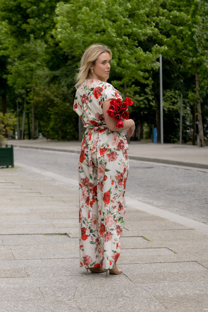 TOP FLORAL BRANCO E VERMELHO IMPERIAL
