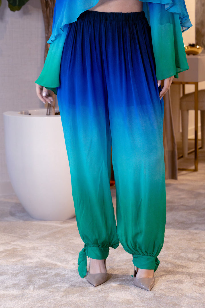 CALÇA PLISSADA DEGRADÉ AZUL E VERDE LANÇA PERFUME