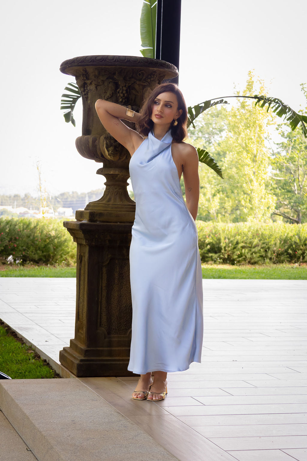 VESTIDO AZUL CLARO ACETINADO PONTO CHIC