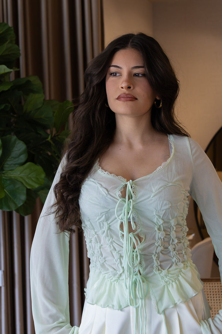 BLUSA DRAPEADA VERDE ÁGUA COM FRANZIDOS E ATILHAMENTO FRONTAL PONTO CHIC