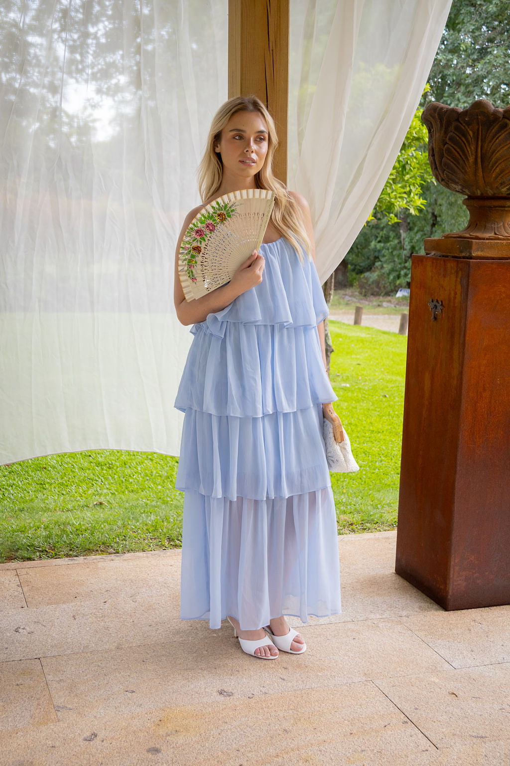 VESTIDO AZUL CLARO DE ALÇAS COM FOLHOS PONTO CHIC