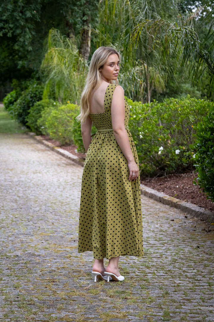 VESTIDO VERDE COM BOLAS PRETAS PONTO CHIC