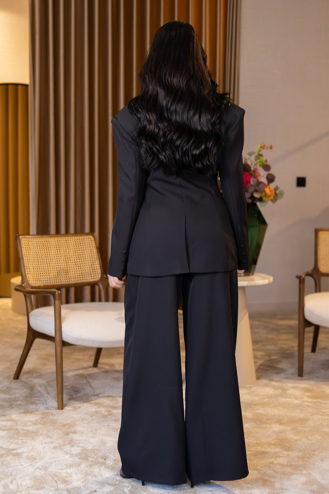 CONJUNTO PRETO DE ALFAIATARIA COM ABOTOAMENTO TRESPASSE PONTO CHIC