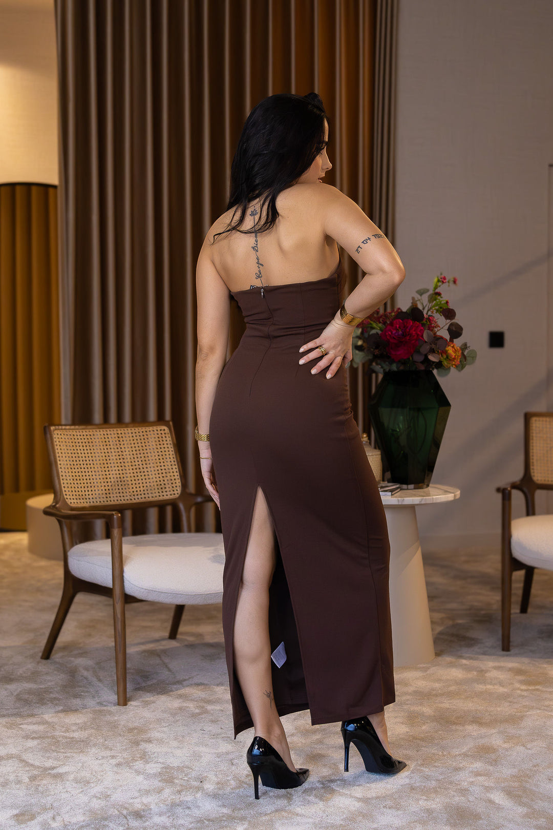 VESTIDO MIDI CASTANHO COM ALÇAS PONTO CHIC