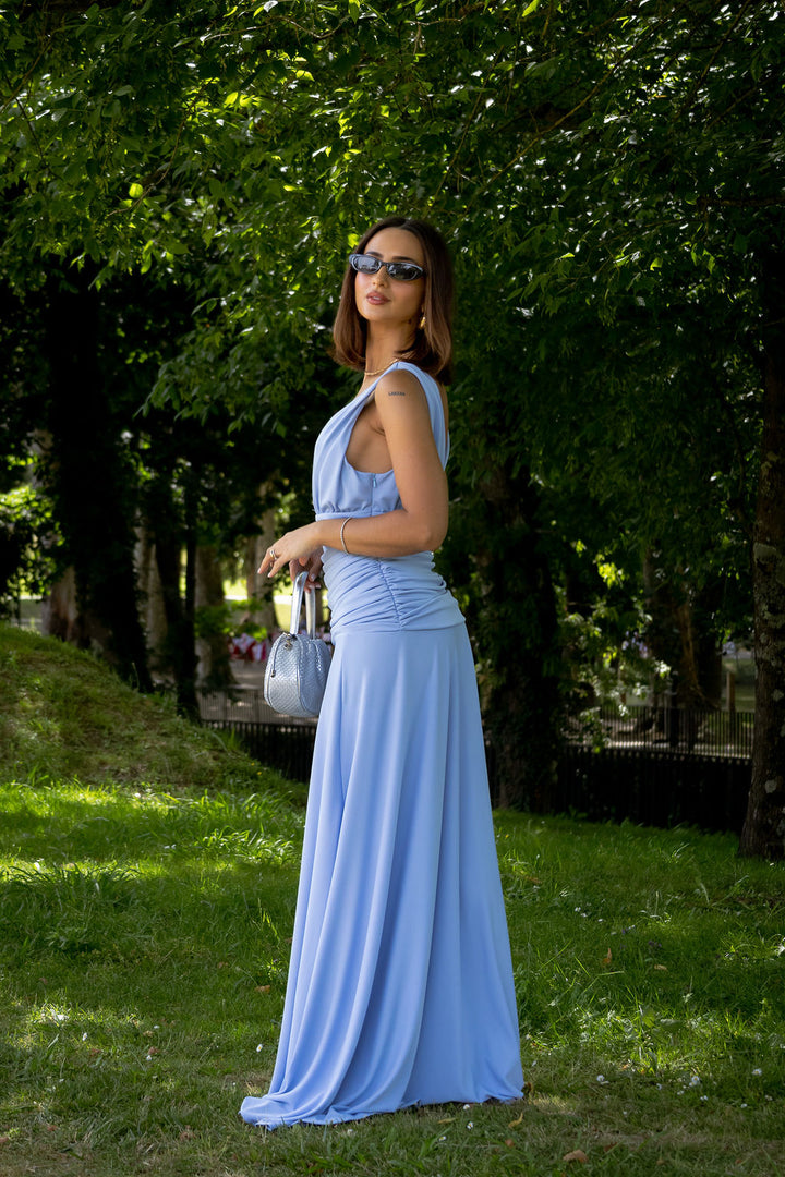 VESTIDO AZUL CLARO COM DECOTE PROFUNDO RINASCIMENTO