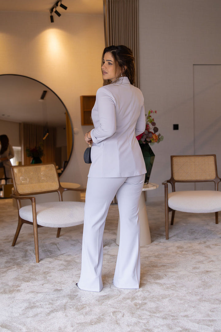 CALÇA CINZA CLARO CORTE RETO IMPERIAL