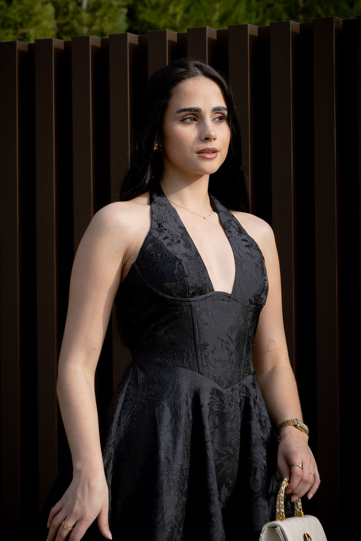 VESTIDO PRETO CORTE PRINCESA PONTO CHIC