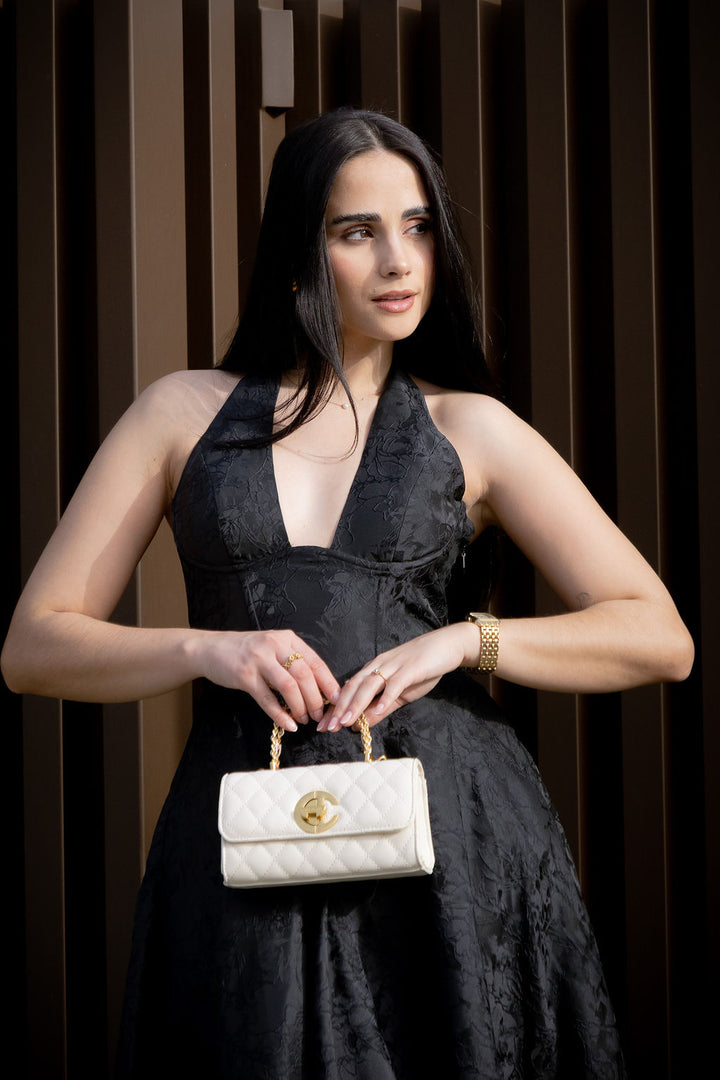 VESTIDO PRETO CORTE PRINCESA PONTO CHIC
