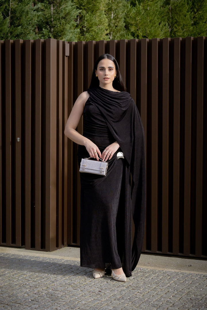 VESTIDO PRETO DRAPEADO COM DETALHE METÁLICO PONTO CHIC