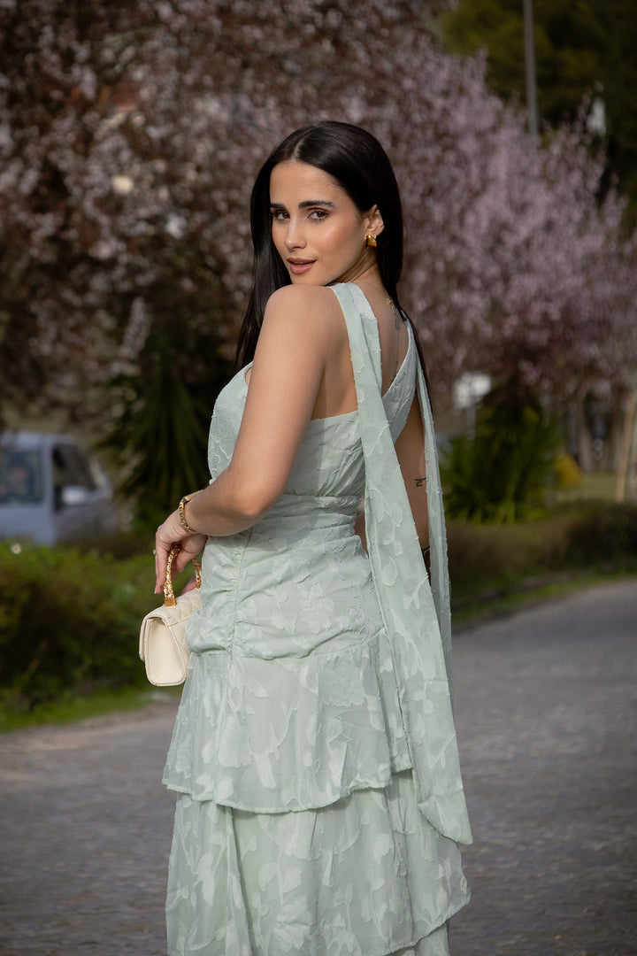 VESTIDO VERDE ÁGUA ASSIMÉTRICO COM FOLHOS PONTO CHIC
