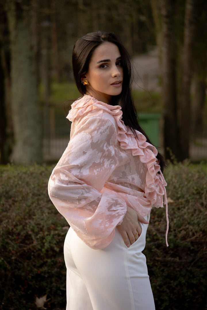 BLUSA ROSA COM FOLHOS E MANGA FLUIDA PONTO CHIC