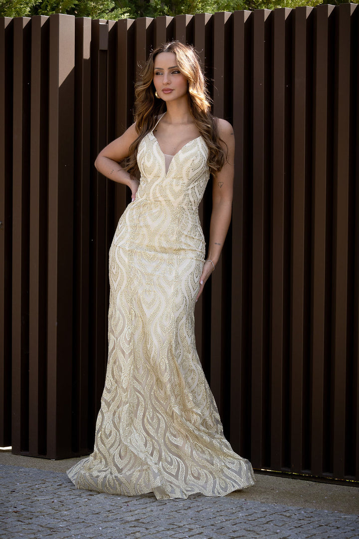 VESTIDO DOURADO COMPRIDO COM BRILHANTES PONTO CHIC