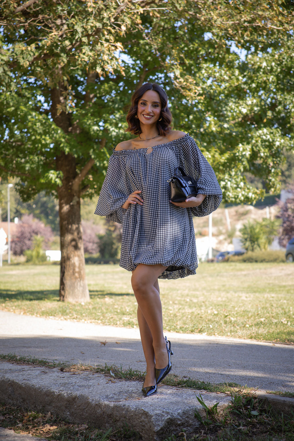 VESTIDO PRETO XADREZ COM DECOTE CAI-CAI SAHOCO