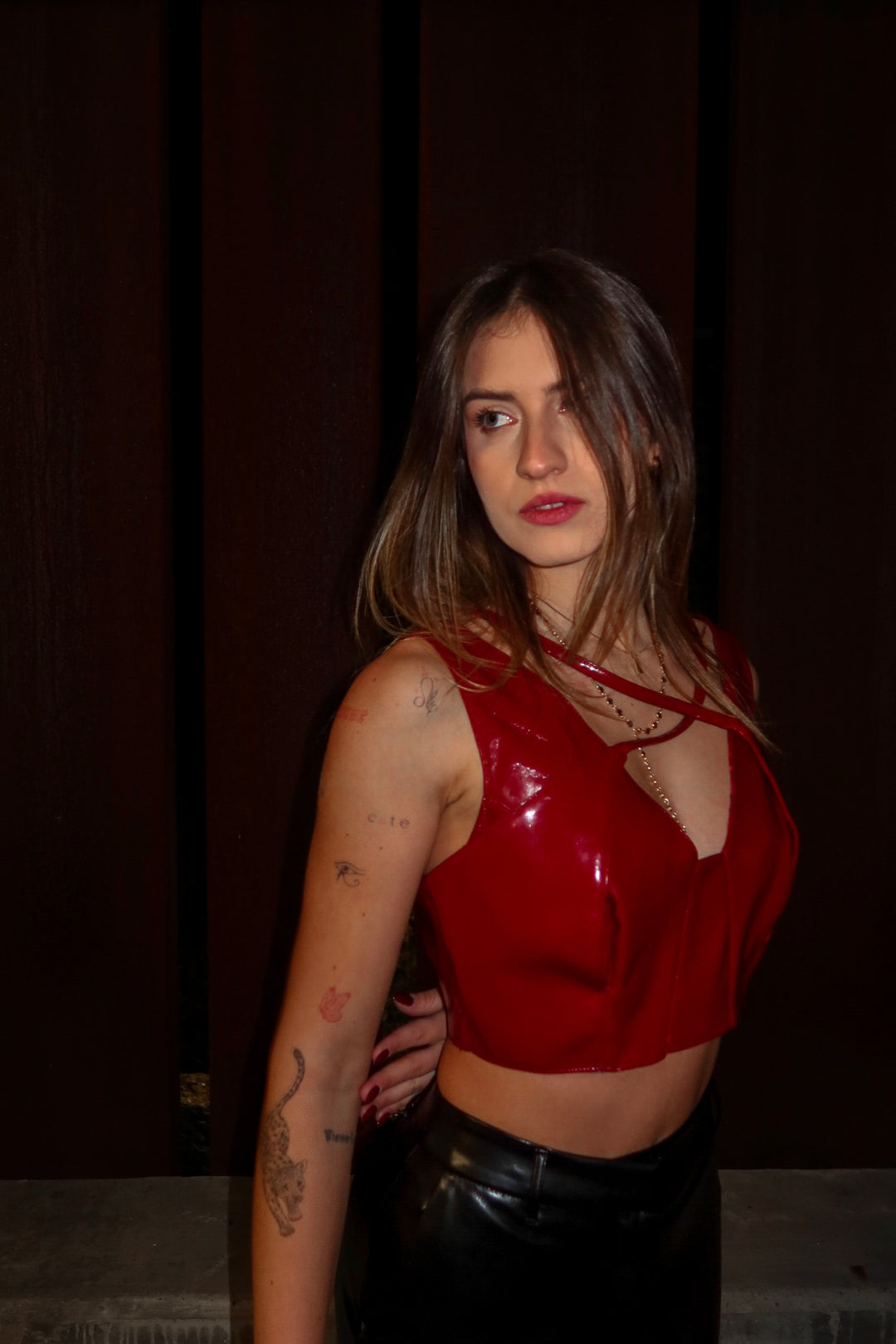 CROP TOP EFEITO VINIL VERMELHO SAHOCO