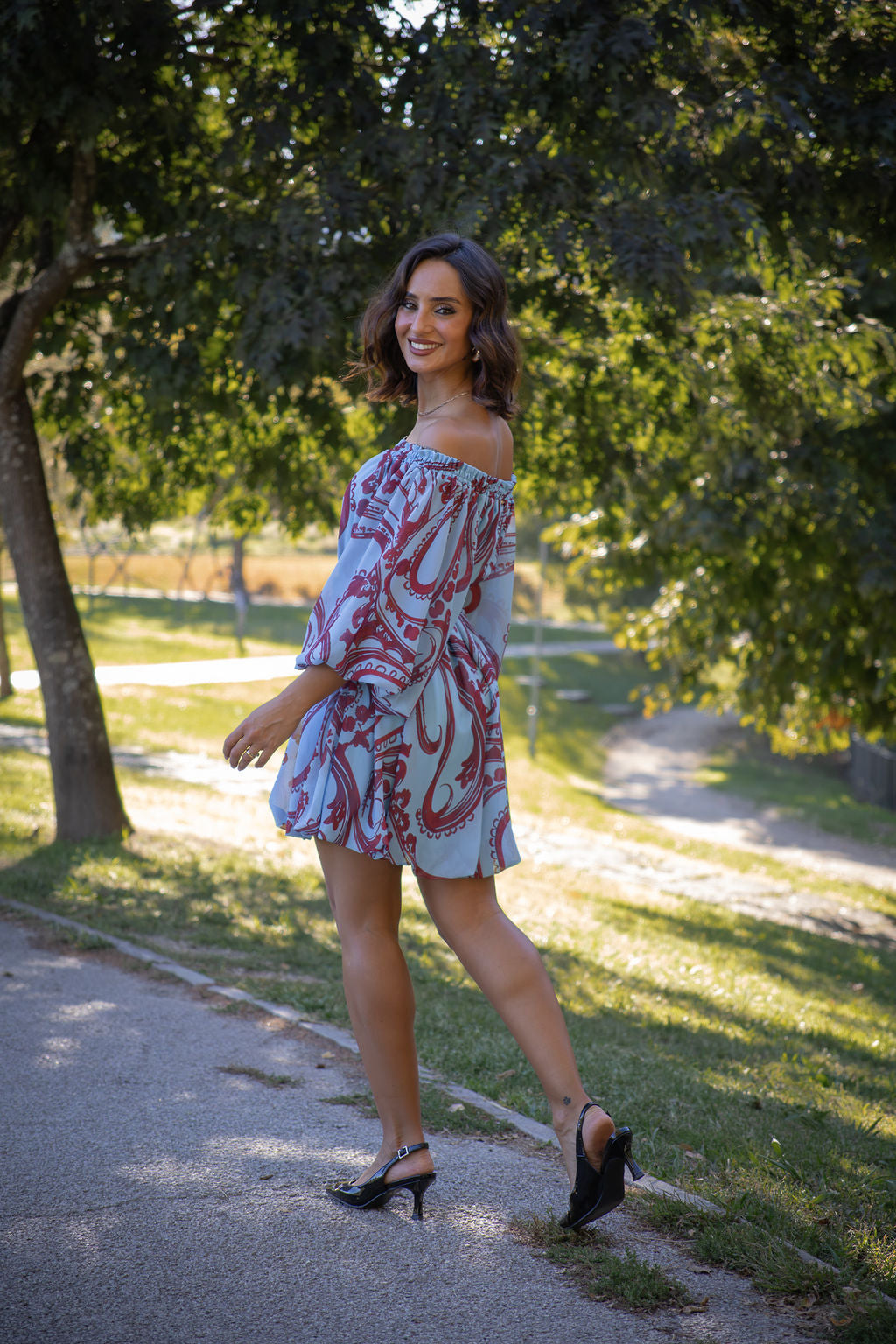 VESTIDO AZUL ESTAMPADO COM DECOTE CAI-CAI SAHOCO