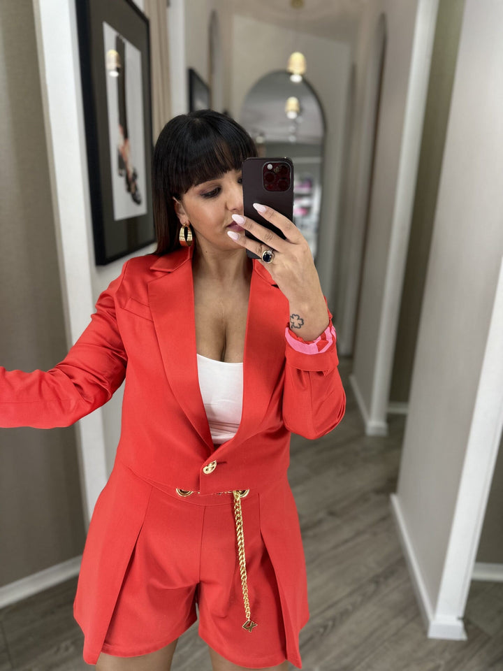 BLAZER VERMELHO CROPPED COM BOTÕES DOURADOS LOCOLUXO