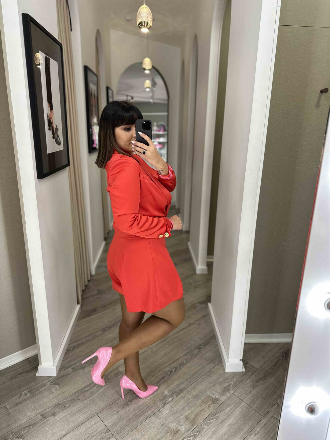 BLAZER VERMELHO CROPPED COM BOTÕES DOURADOS LOCOLUXO