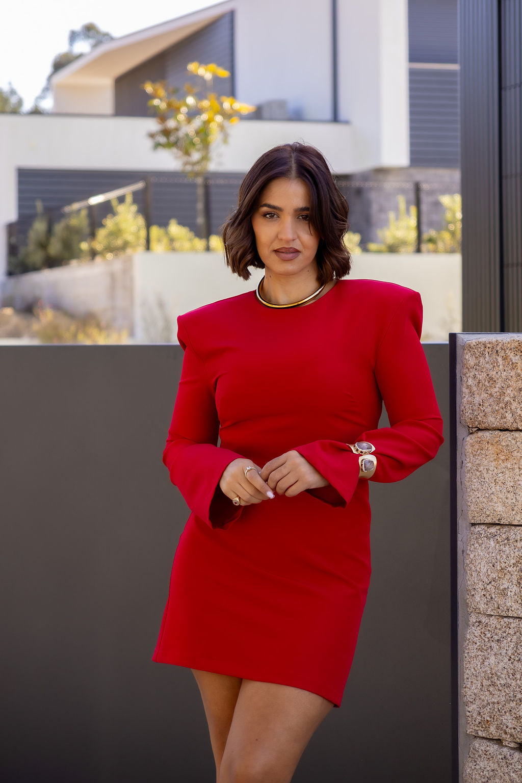 VESTIDO VERMELHO COM MANGA COMPRIDA E CORTE ACINTURADO IMPERIAL