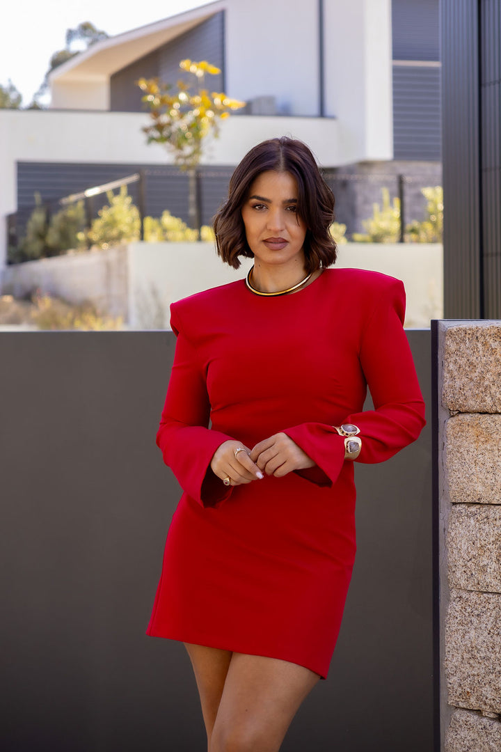 VESTIDO VERMELHO COM MANGA COMPRIDA E CORTE ACINTURADO IMPERIAL