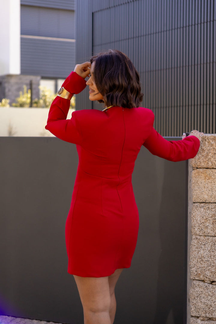 VESTIDO VERMELHO COM MANGA COMPRIDA E CORTE ACINTURADO IMPERIAL