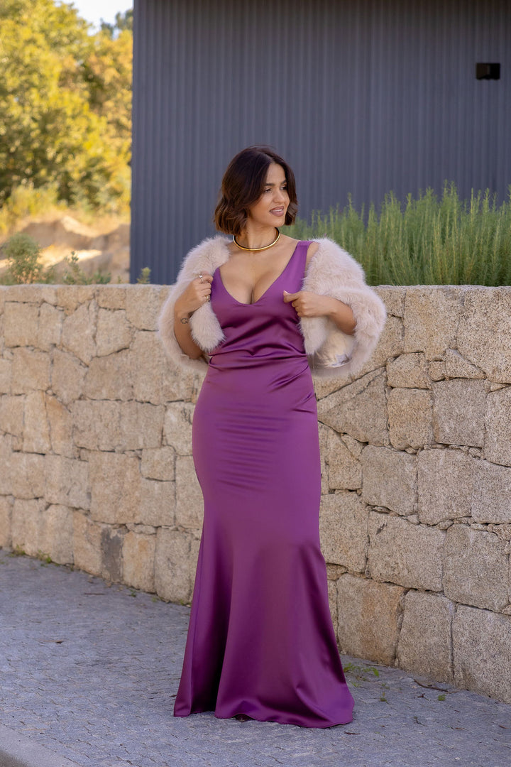 VESTIDO COMPRIDO ROXO COM DRAPEADO LATERAL RINASCIMENTO