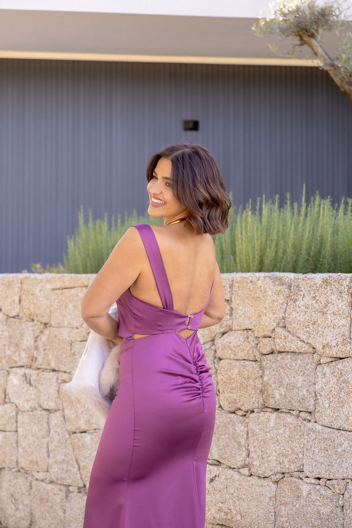 VESTIDO COMPRIDO ROXO COM DRAPEADO LATERAL RINASCIMENTO