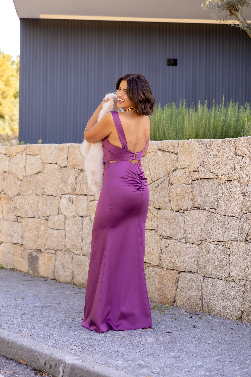 VESTIDO COMPRIDO ROXO COM DRAPEADO LATERAL RINASCIMENTO