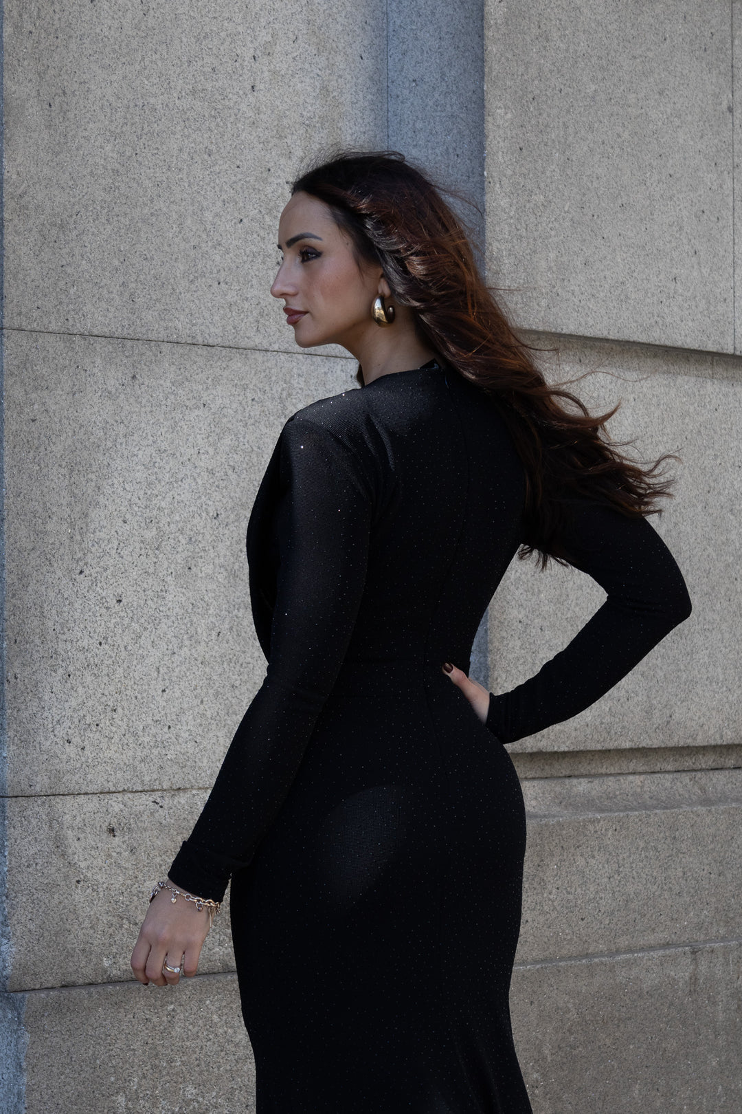 VESTIDO PRETO DRAPEADO COM BRILHOS PONTO CHIC