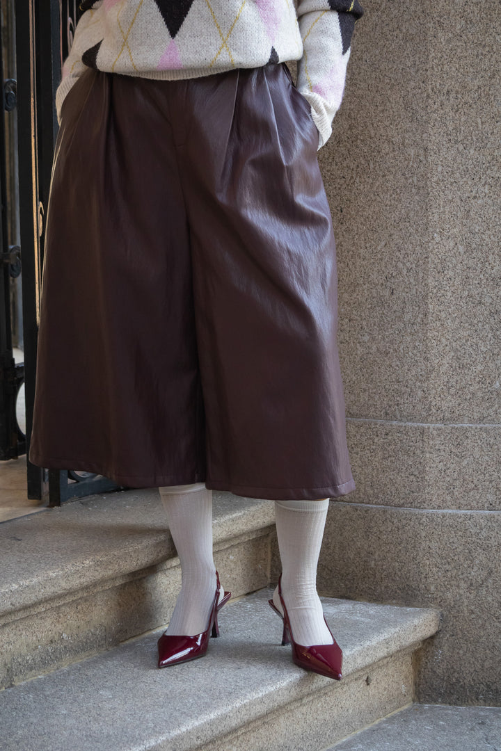 CULOTTE BORDEAUX EM ECOPELE PONTO CHIC