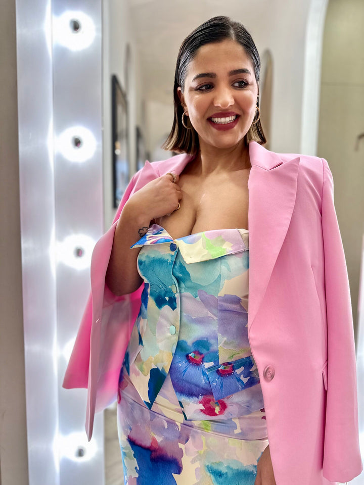 TOP MULTICOLORIDO ESTILO COLETE COM ESTAMPA AQUARELADA RINASCIMENTO