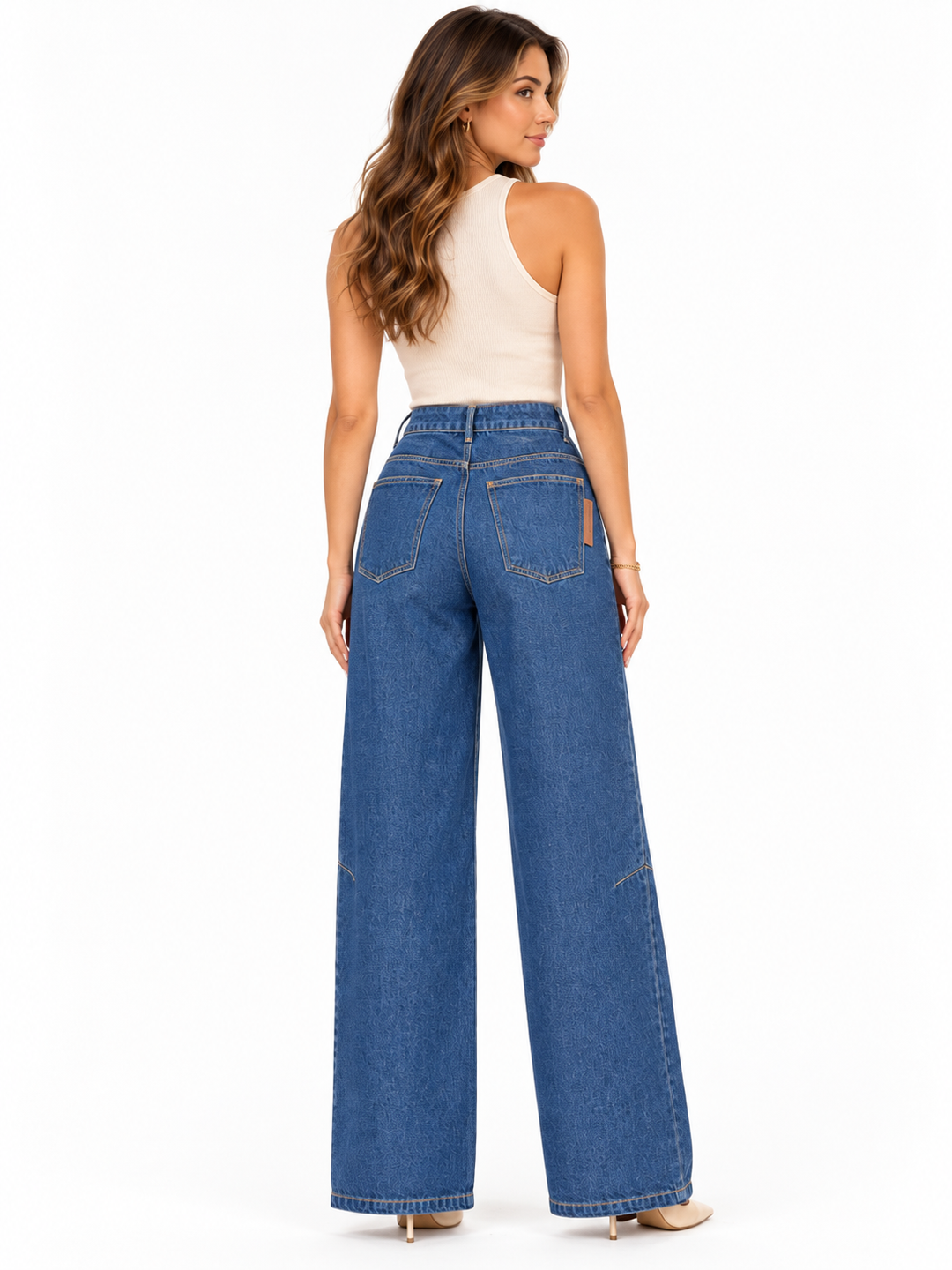 CALÇA DE GANGA AZUL COM LAVAGEM E PERNA LARGA LANÇA PERFUME