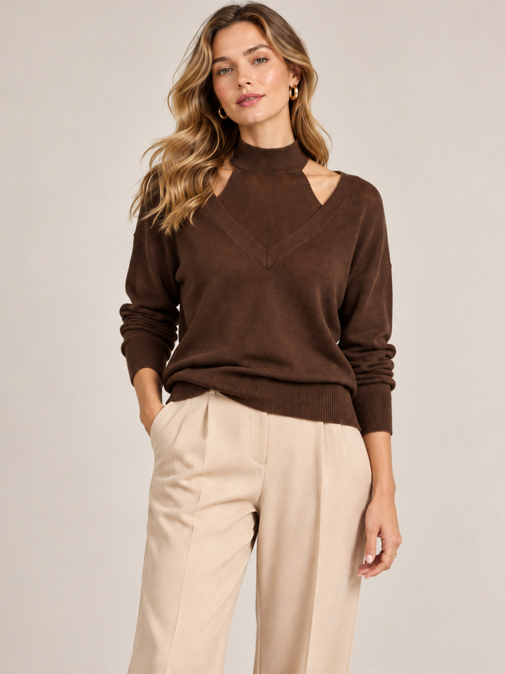 CONJUNTO DE MALHA CASTANHO COM CAMISOLA DE MEIA GOLA E CAMISOLA DE DECOTE EM V PONTO CHIC