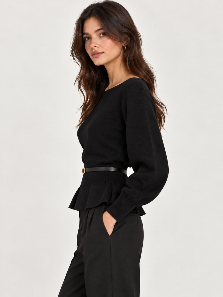 CAMISOLA PRETA COM CINTURA AJUSTADA FOLHO E CINTO PONTO CHIC