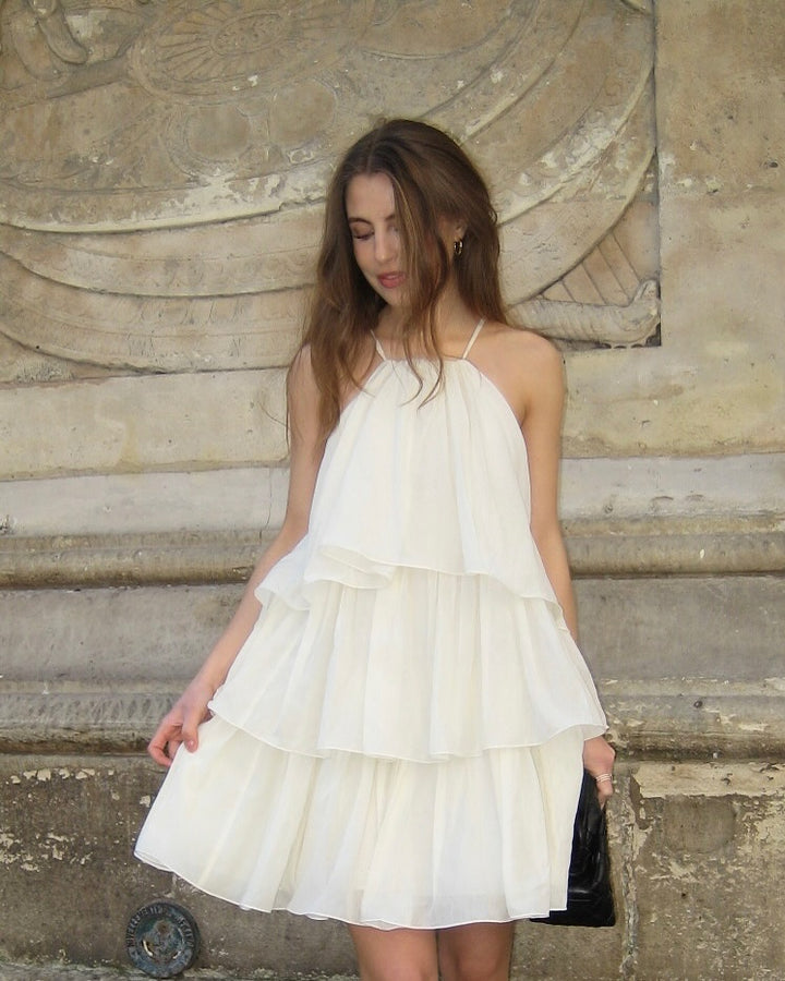 VESTIDO CURTO BEGE COM FOLHOS ELEH