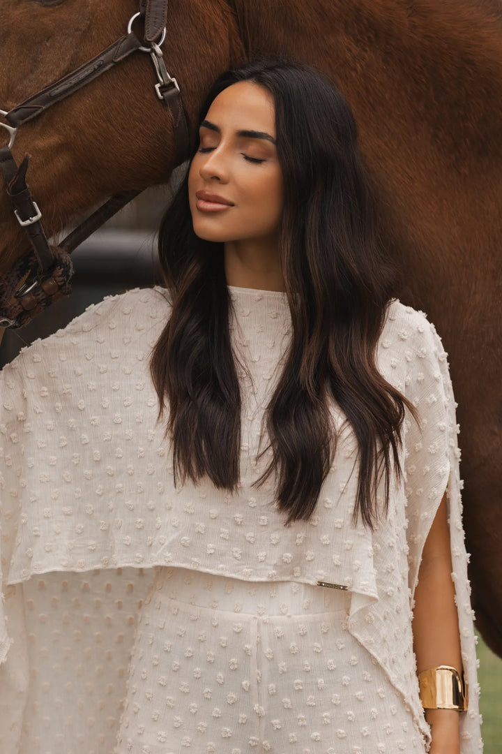 BLUSA CRU FLUIDA COM TEXTURA SAHOCO
